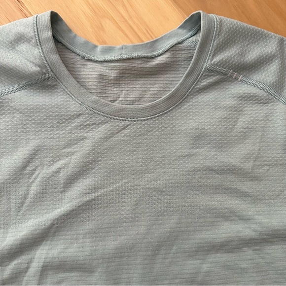 Men’s Lululemon SOUL Short Sleeve tee - Picture 2 of 6
